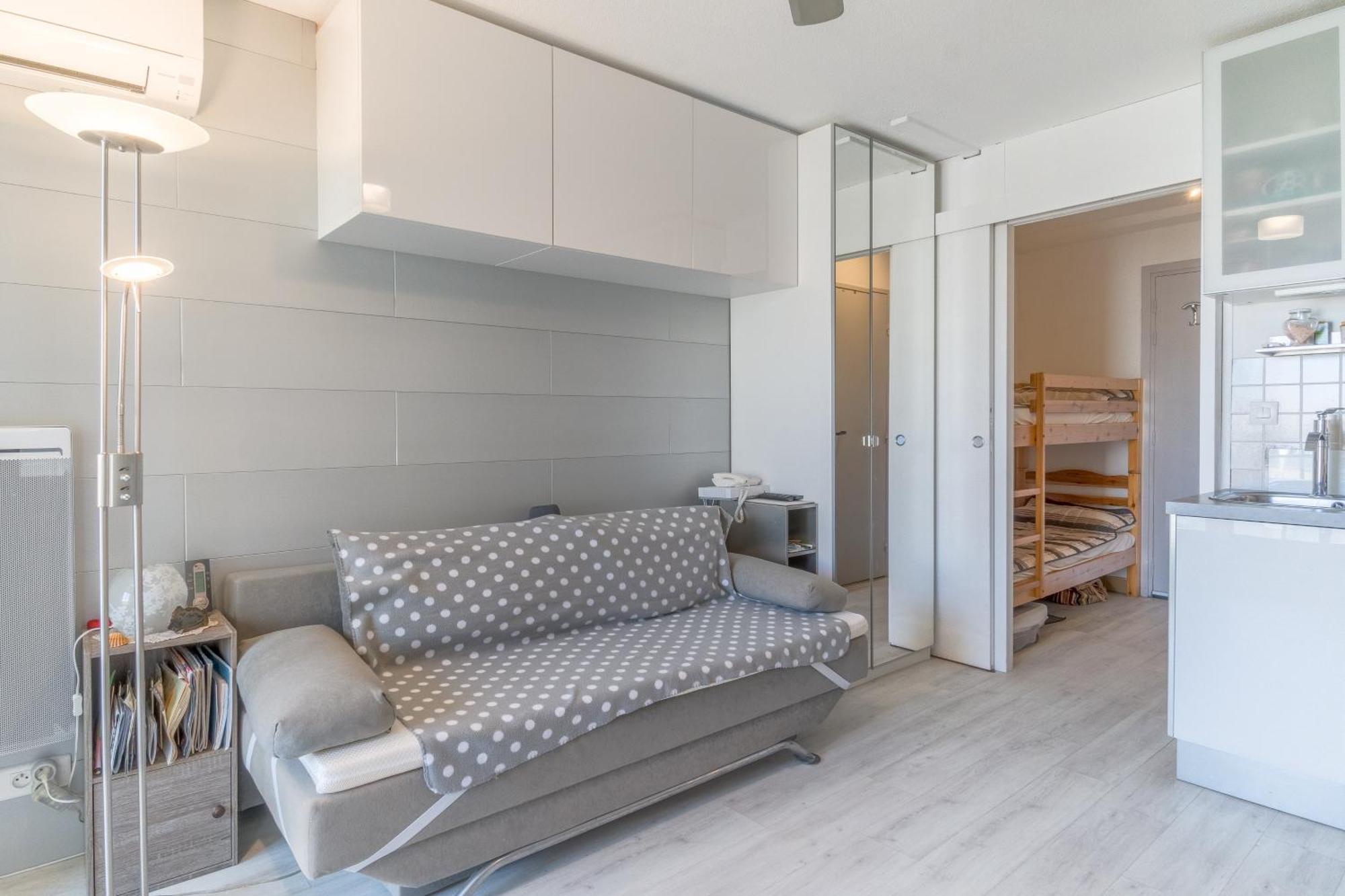 Appt T2 Cabine Clim Parking Privee Vu Mer Сет Экстерьер фото
